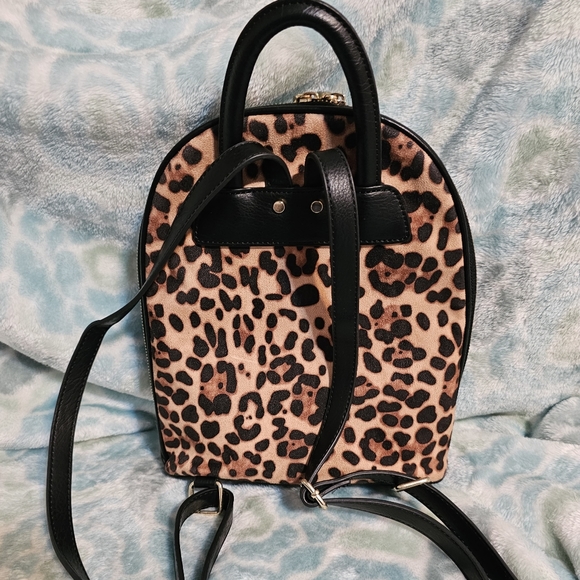Leopard backpack/purse - Picture 4 of 6